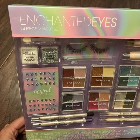 New eye makeup set - Picture 2 of 8